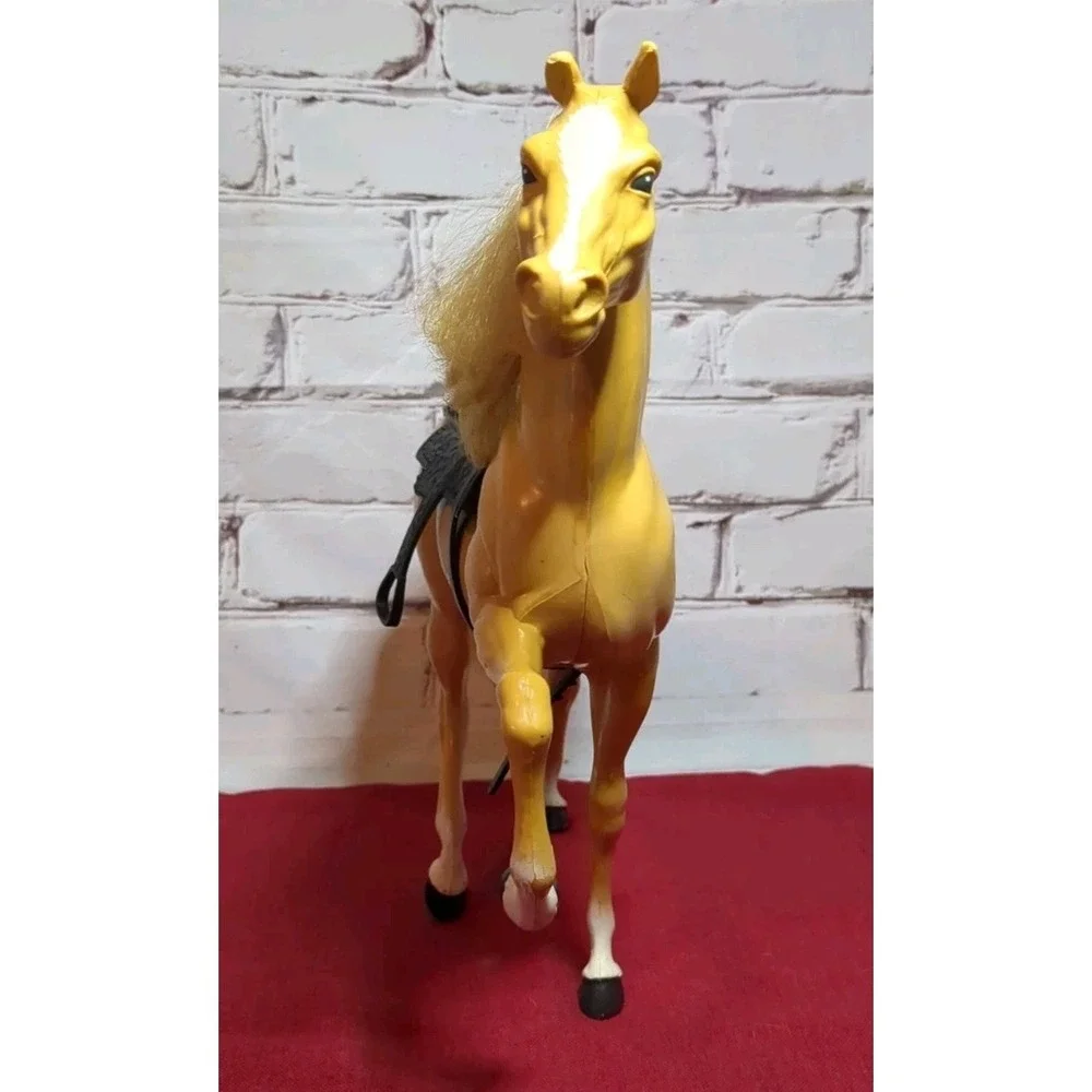 Vintage Mattel 1980 Dallas‎ Barbie Doll Golden Palamino Horse 12